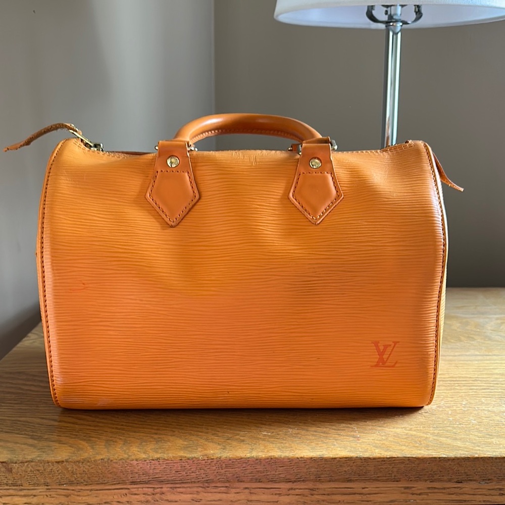 Louis Vuitton orange 25 speedy *RARE*